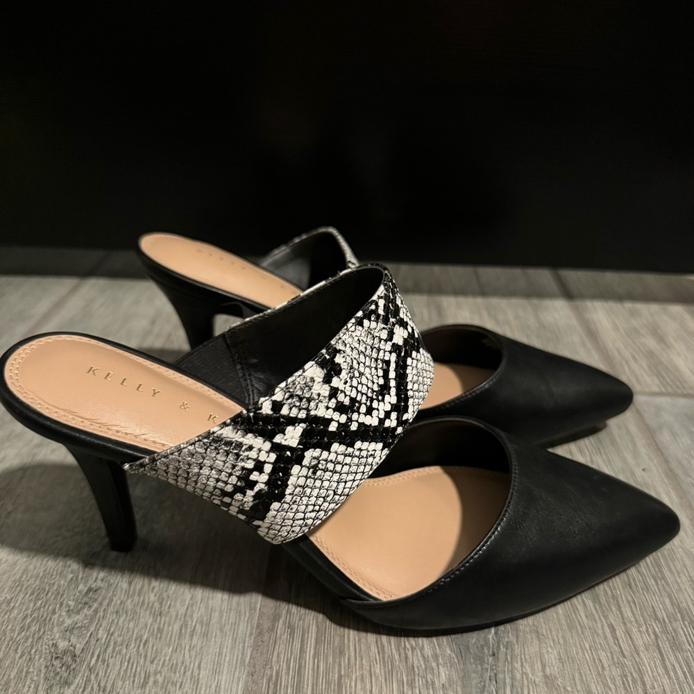 Kelly & Katie Black/Snake Print Pumps - Size 8.5